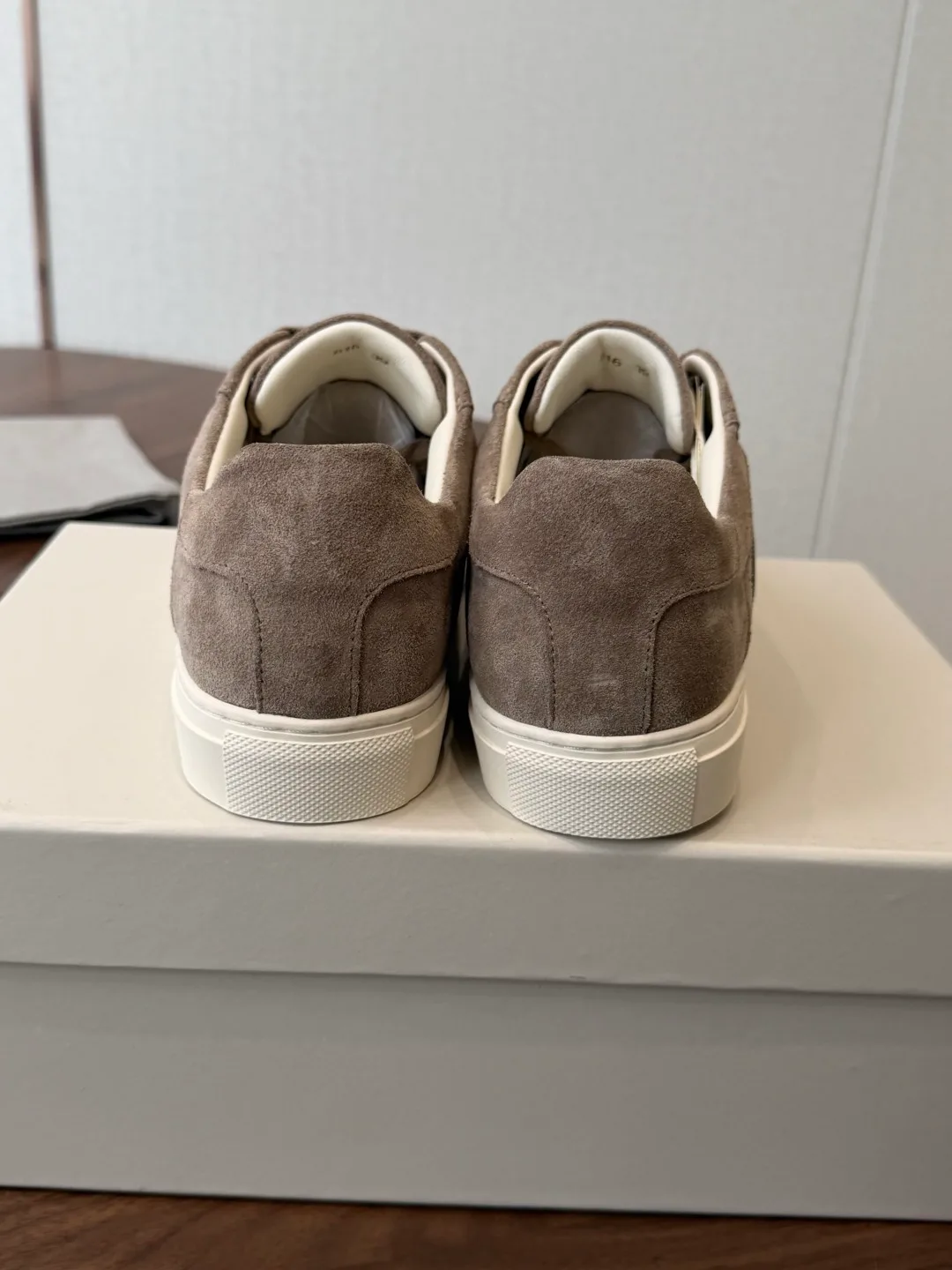Gucci Cowhide Suede Sneakers in Grey · view 8
