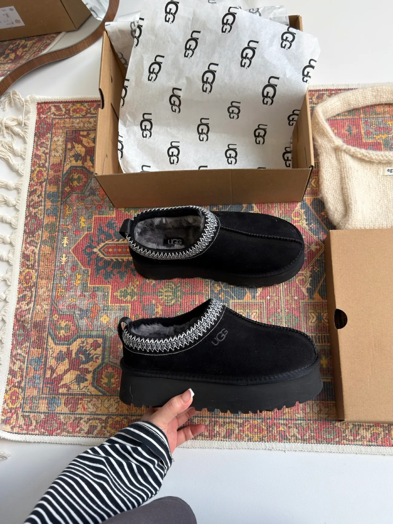 UGG Slippers in Black · view 7