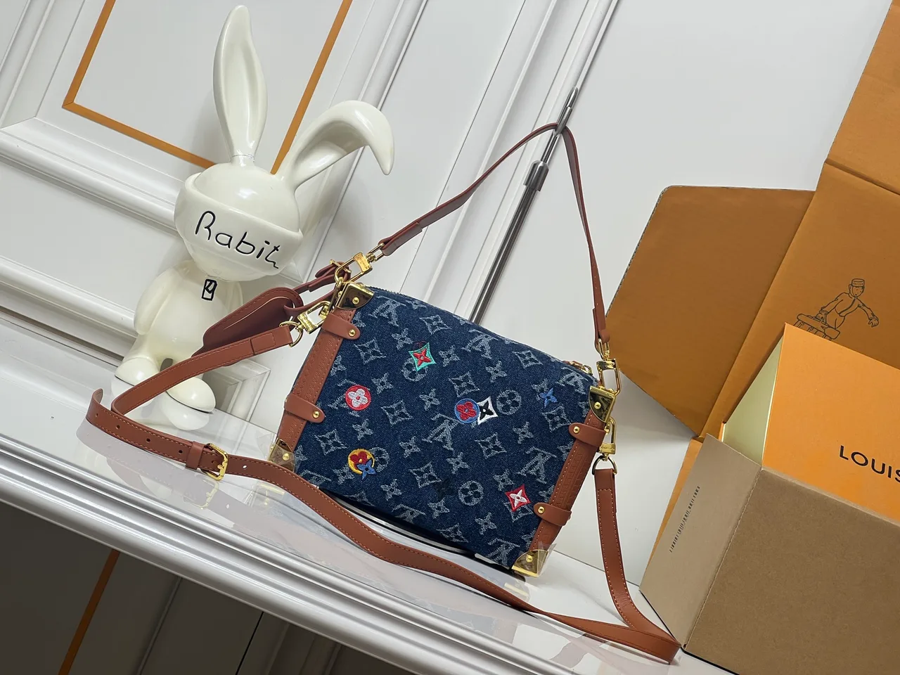 Louis Vuitton Cowhide Canvas Handbag in Blue · view 4