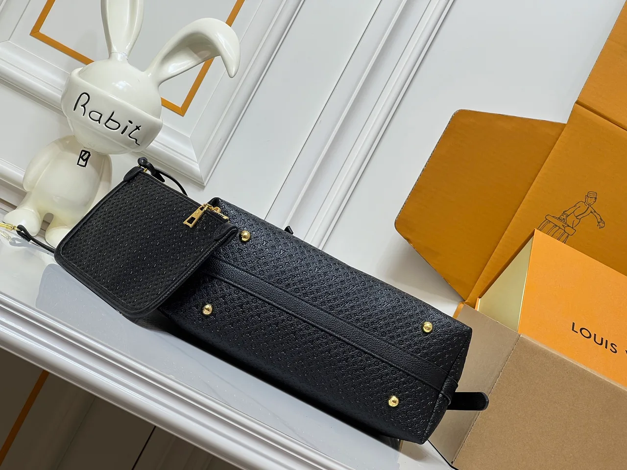 Louis Vuitton Leather Carryall with pictured zip pouch in Black · view 4