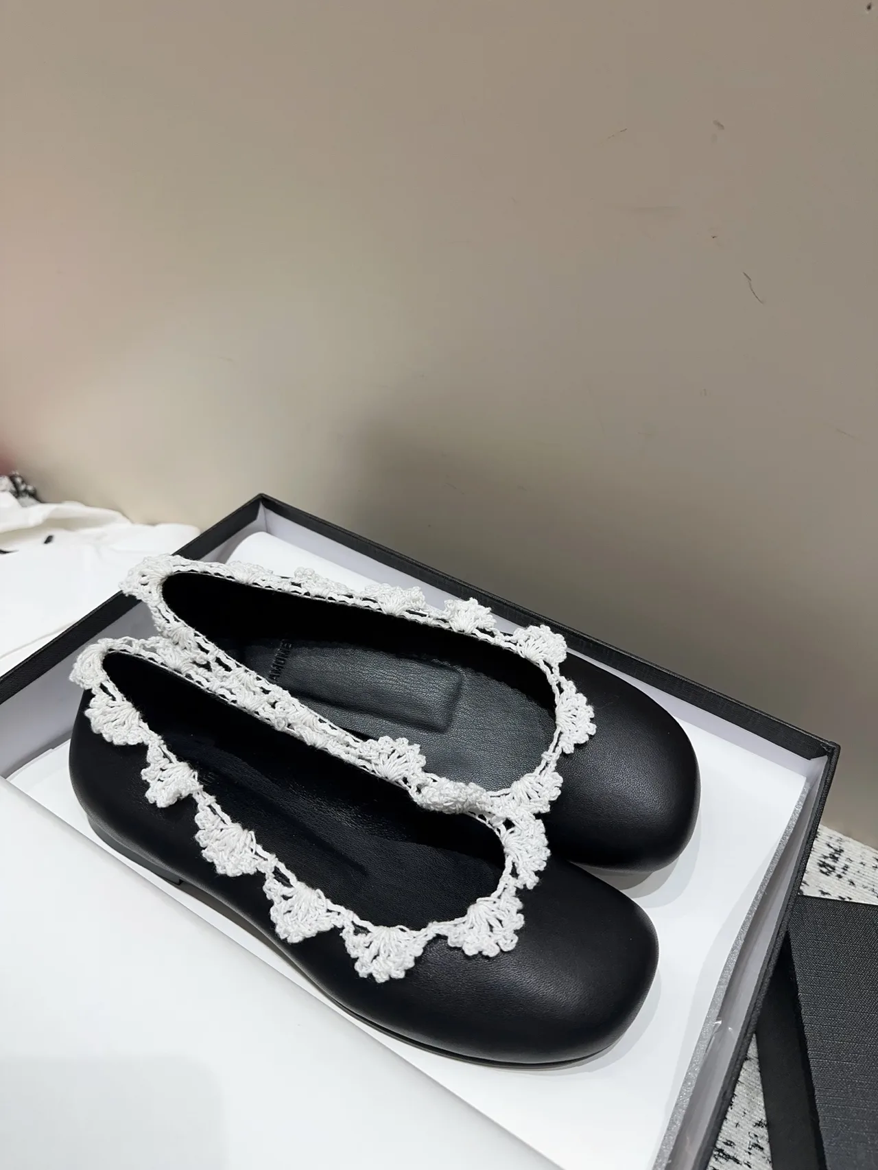 Amomento Sheepskin Glossy Round-Toe Lace-Trim Ballet Flats in Black · view 5