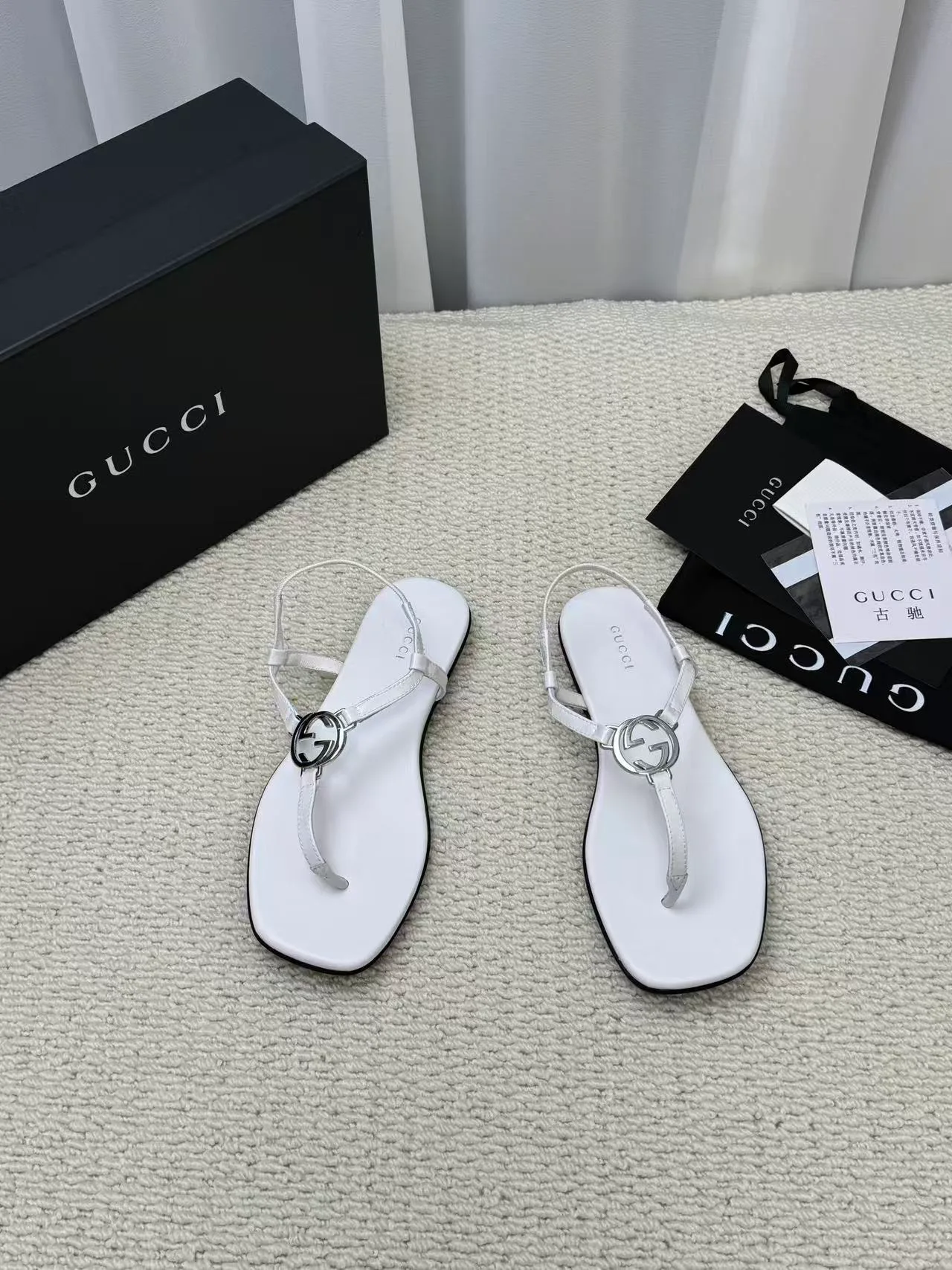 Gucci Thong Sandals in White & Silver & Green & Black · view 3