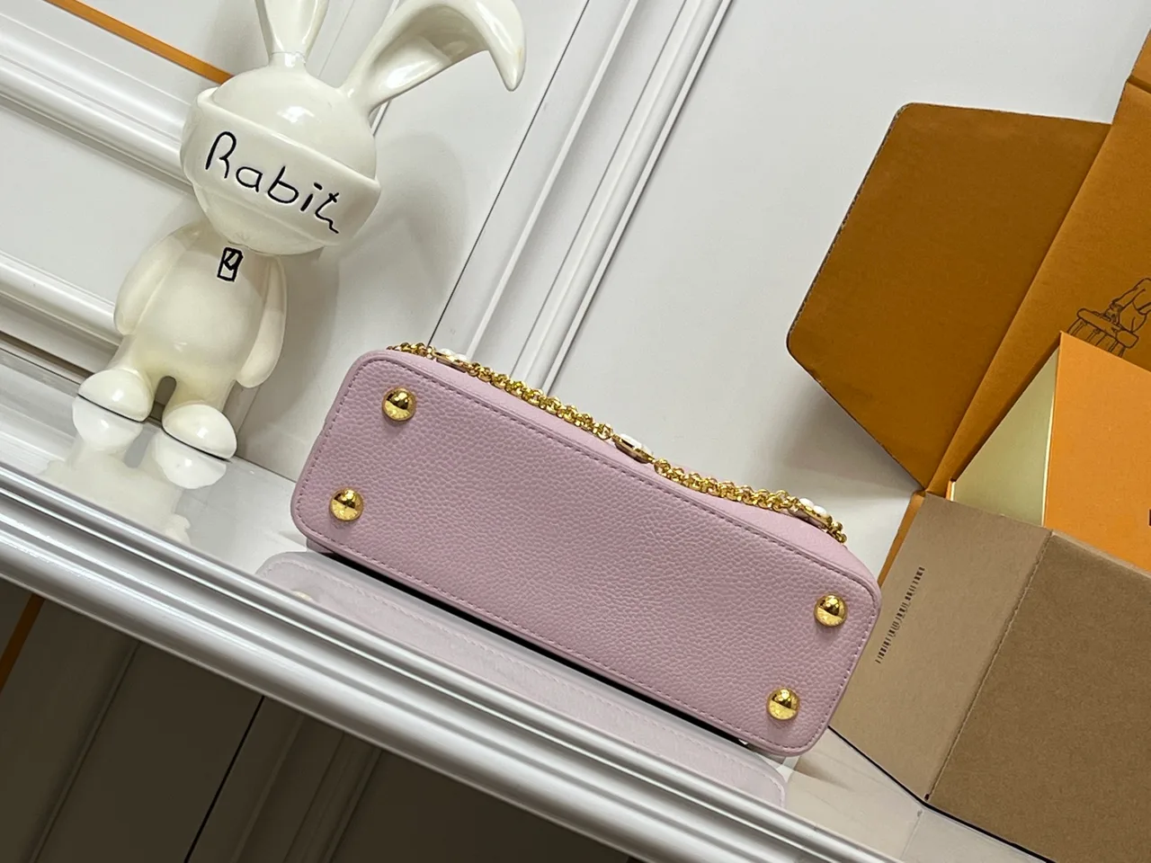 Louis Vuitton Cowhide Smooth Capucines Daydream Bag in Purple · view 7