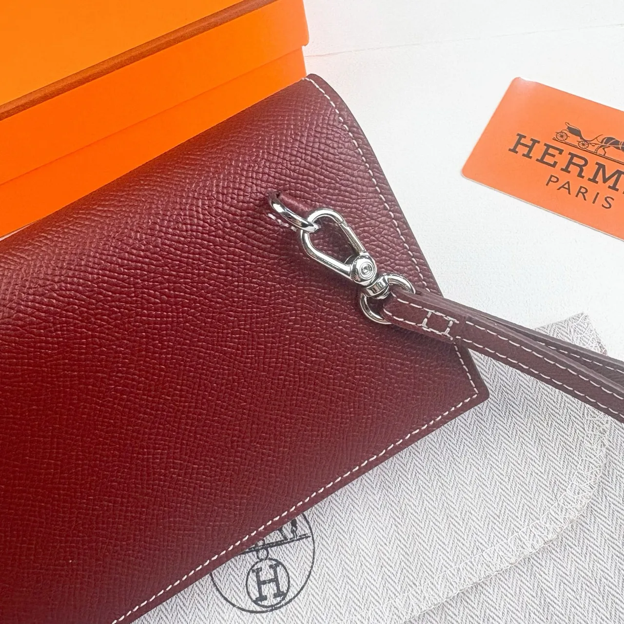 Hermes Smooth Kelly Long Wallet in Burgundy · view 3