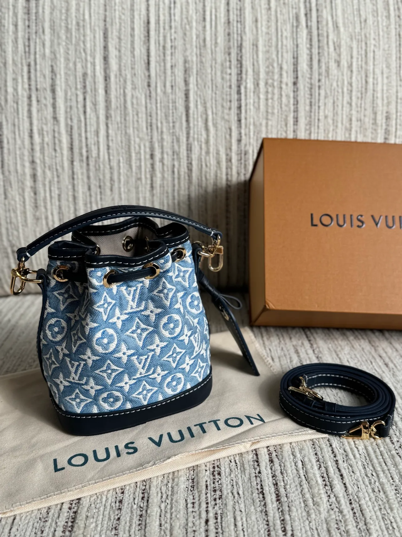 Louis Vuitton Monogram Bucket Bag in Blue · view 3