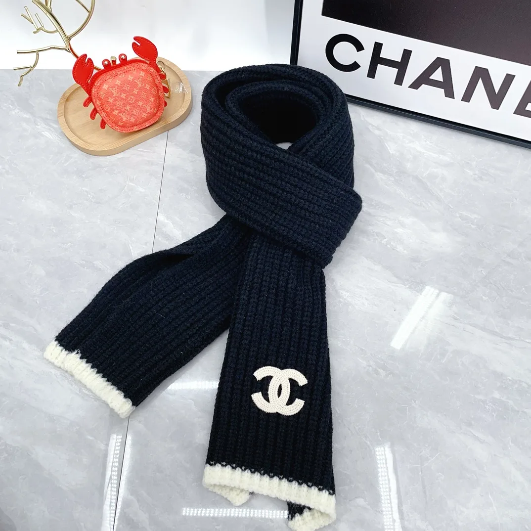 Chanel Beanie, Scarf and Gloves Set in Black · view 5