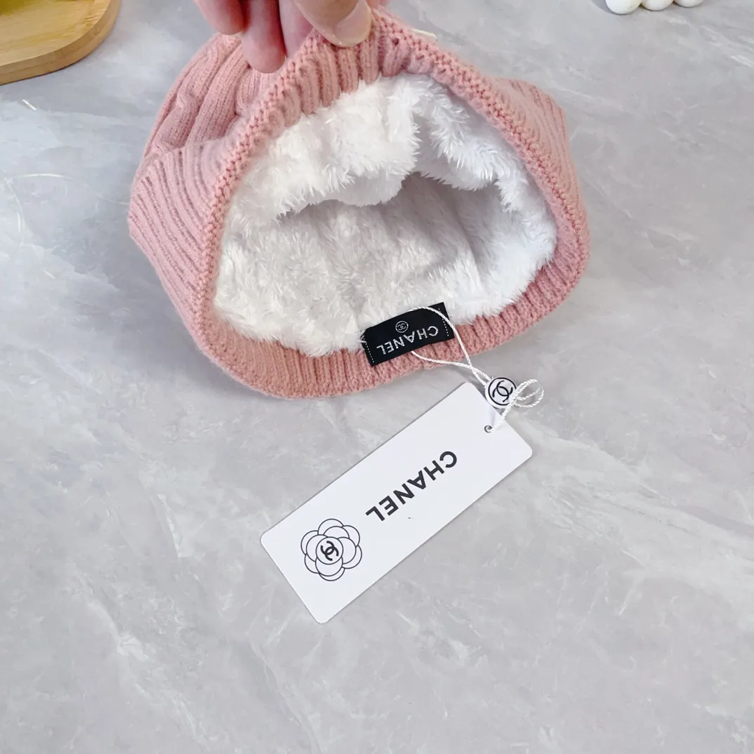 Chanel Wool Hat and Scarf Set in Pink · view 8