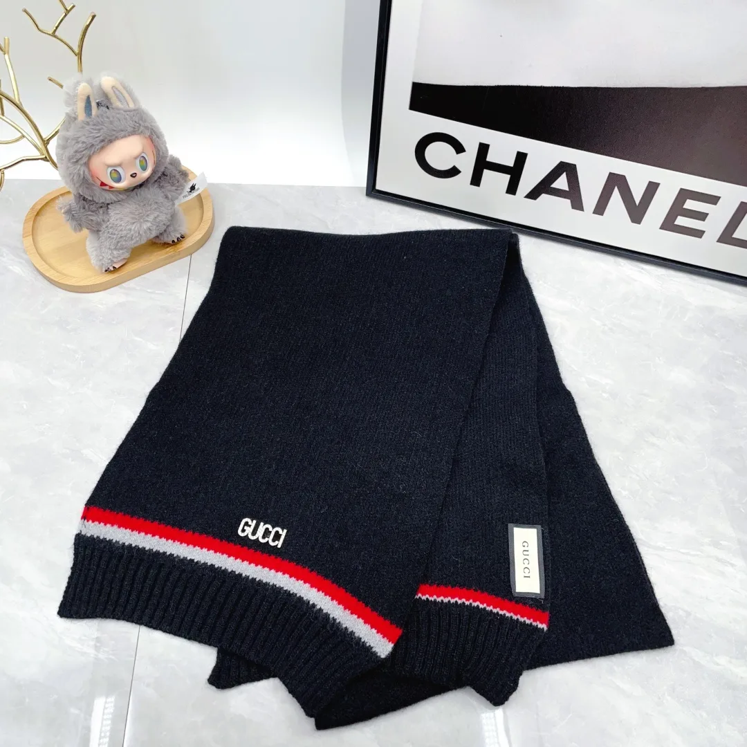 Gucci Wool Ribbed Striped Hat Scarf and Gloves Set in Blue · view 3