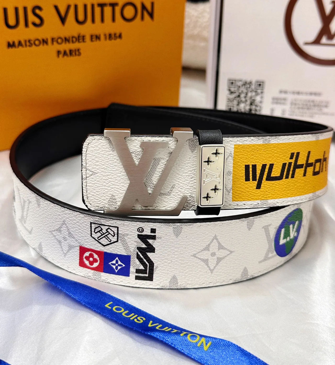 Louis Vuitton Cowhide Belt in White · view 1