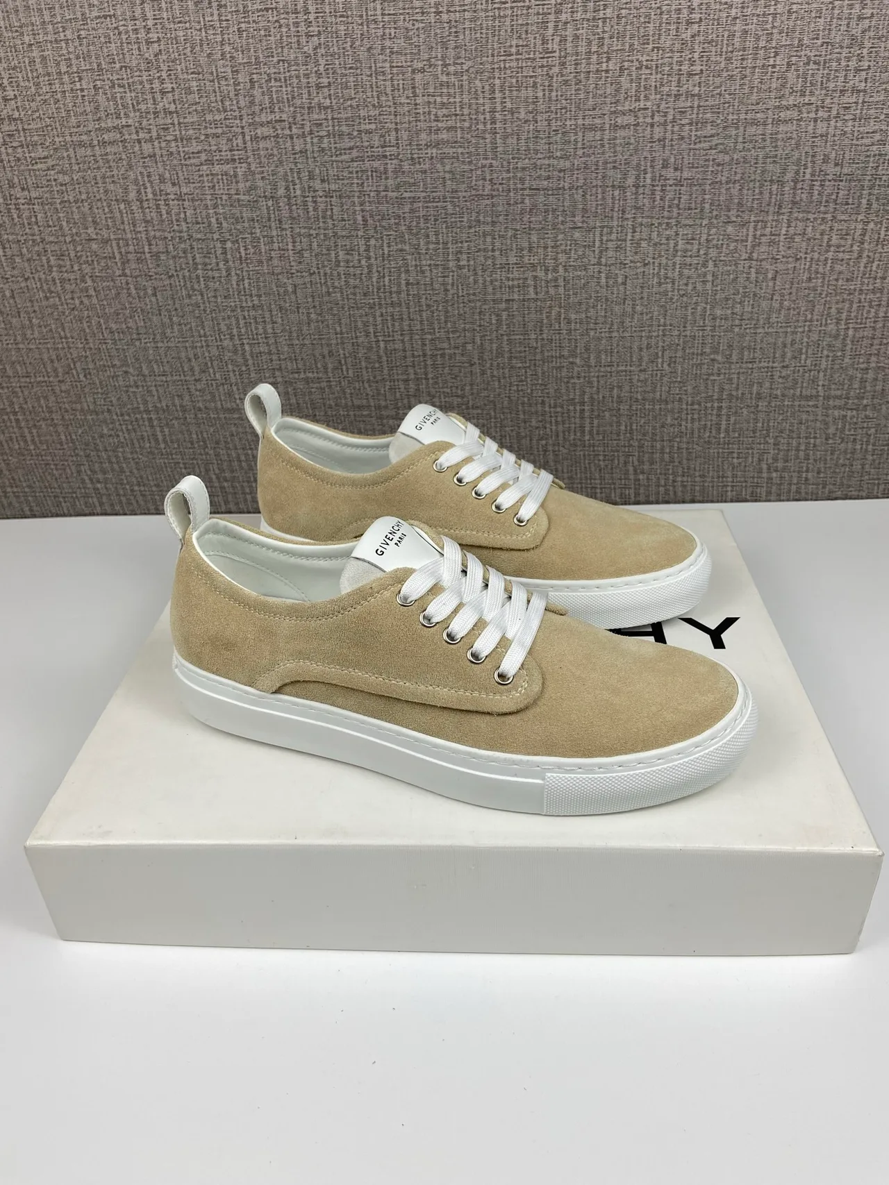 Givenchy Cowhide New City Sneakers in Beige · view 4