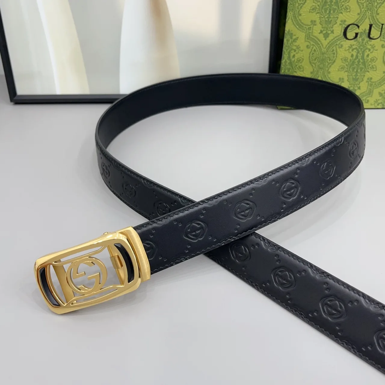 Gucci Glossy Belt in Black · view 2