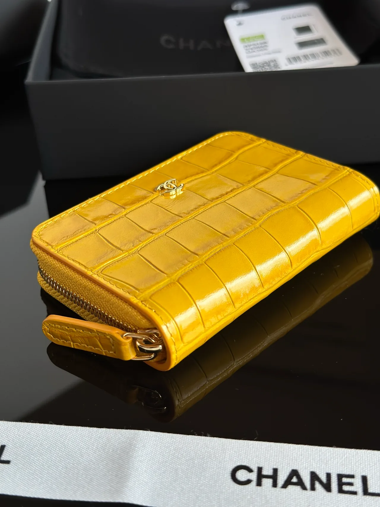 Chanel Glossy Wallet in Yellow · view 6