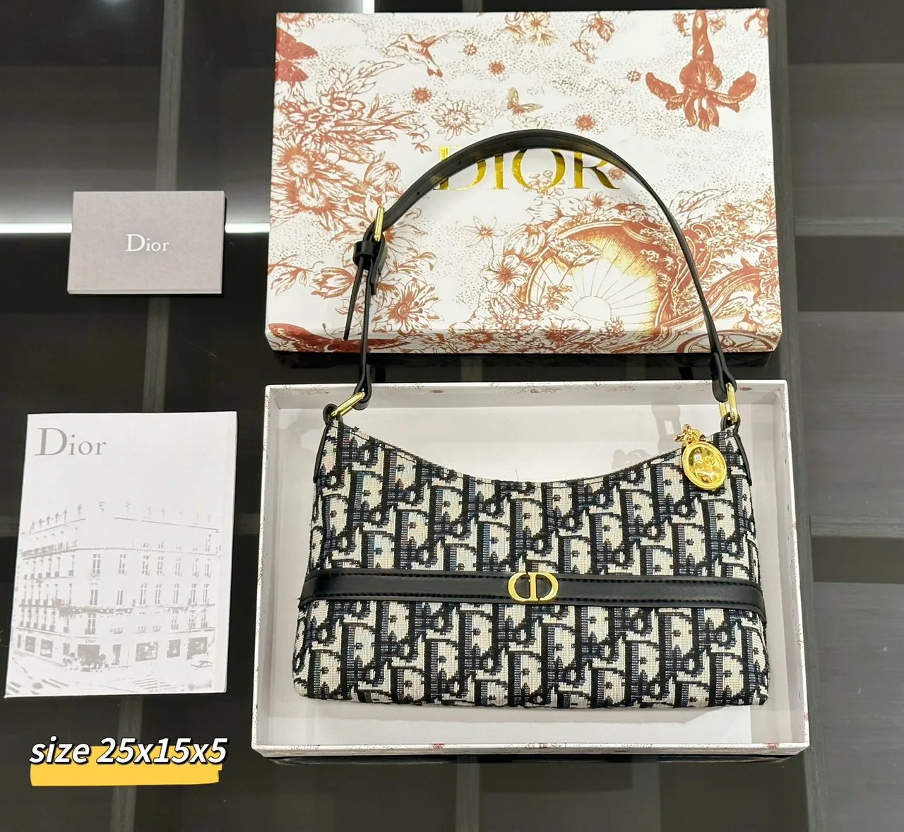 Dior Chain shoulder bag in White / Pink / Beige / Burgundy / Black / Grey / Blue · view 7