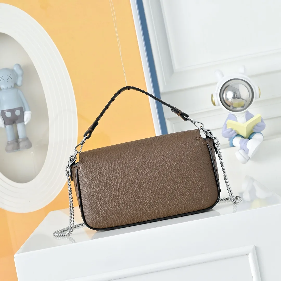 Fendi Baguette Smooth Bag in Brown · view 3