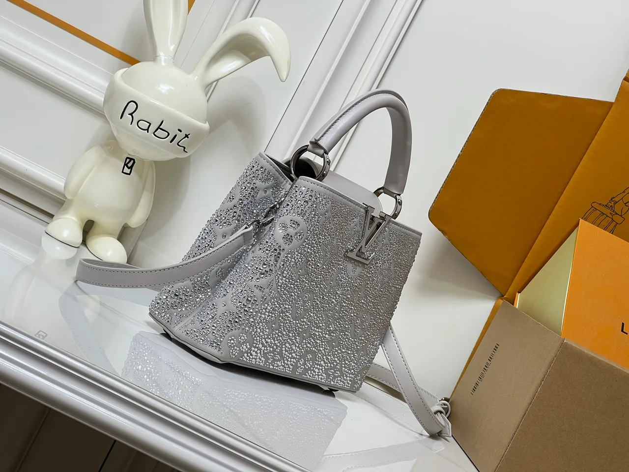 Louis Vuitton Cowhide Glossy Capucines Bag in Grey · view 2