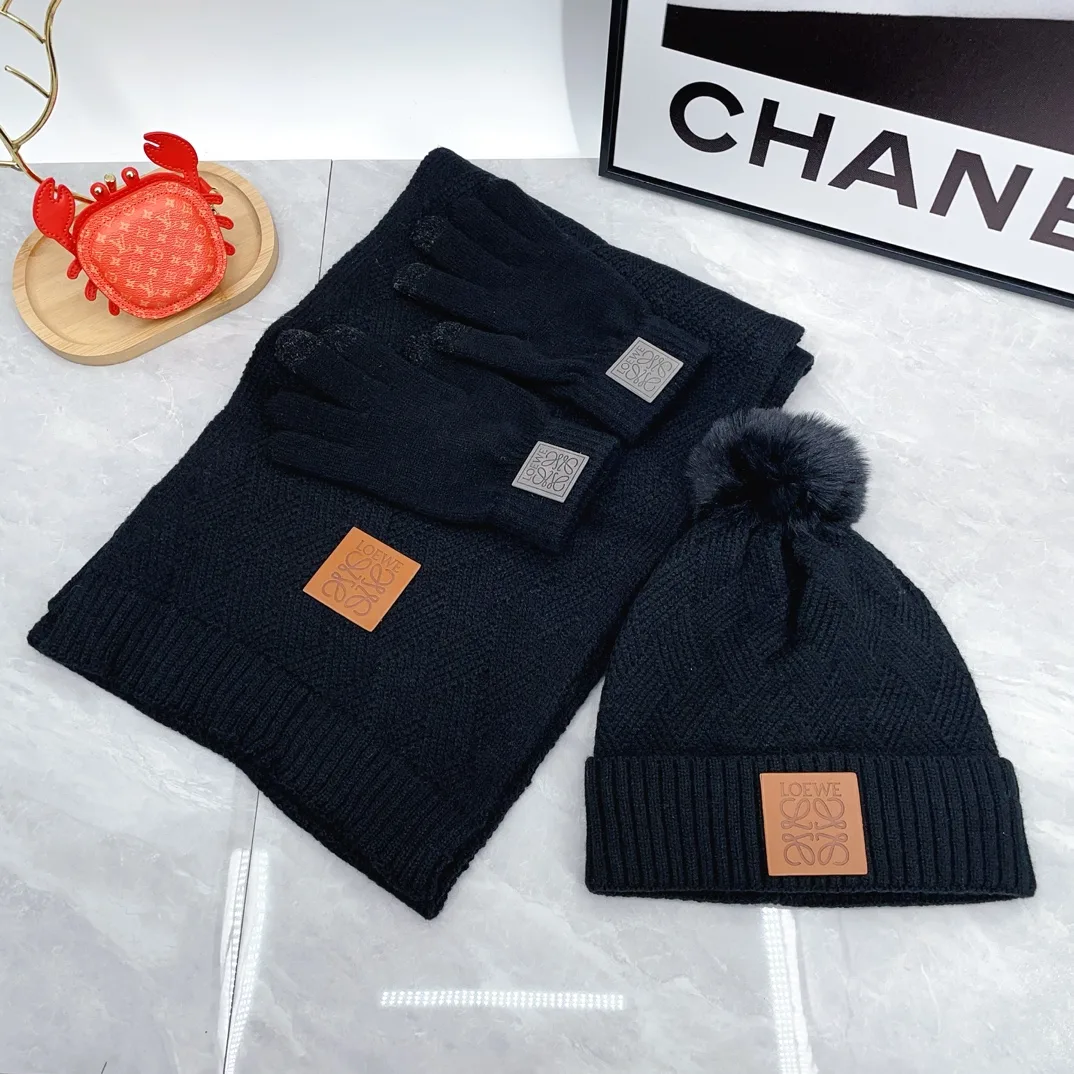 Loewe Wool Hat Scarf and Gloves Set in Black · view 2