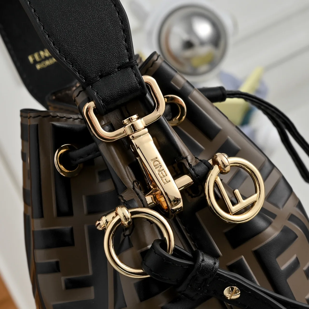 Fendi Bucket Bag in Brown · view 4