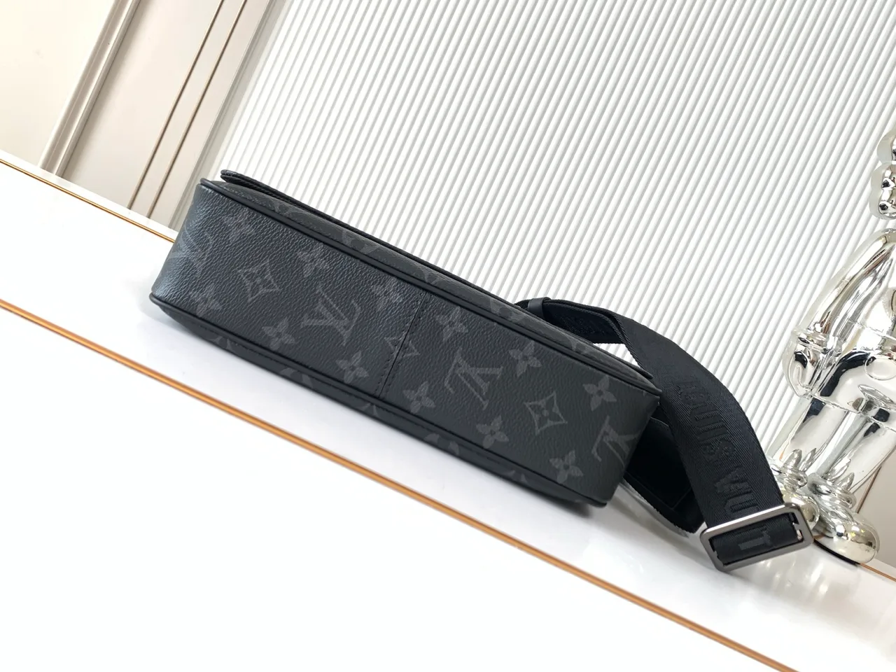 Louis Vuitton Leather Monogram Crossbody Bag in Grey · view 4