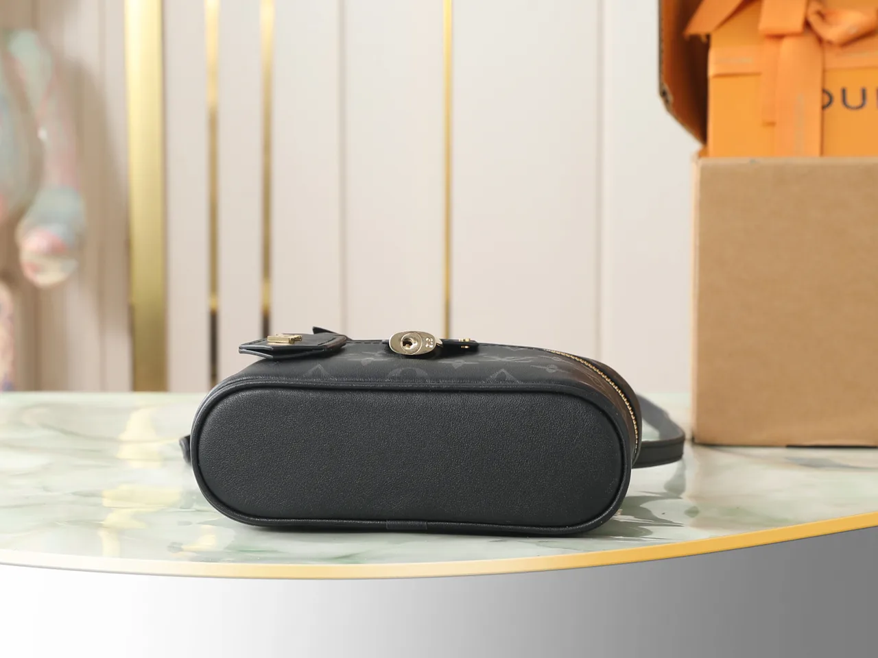 Louis Vuitton Cowhide Handbag in Black · view 4