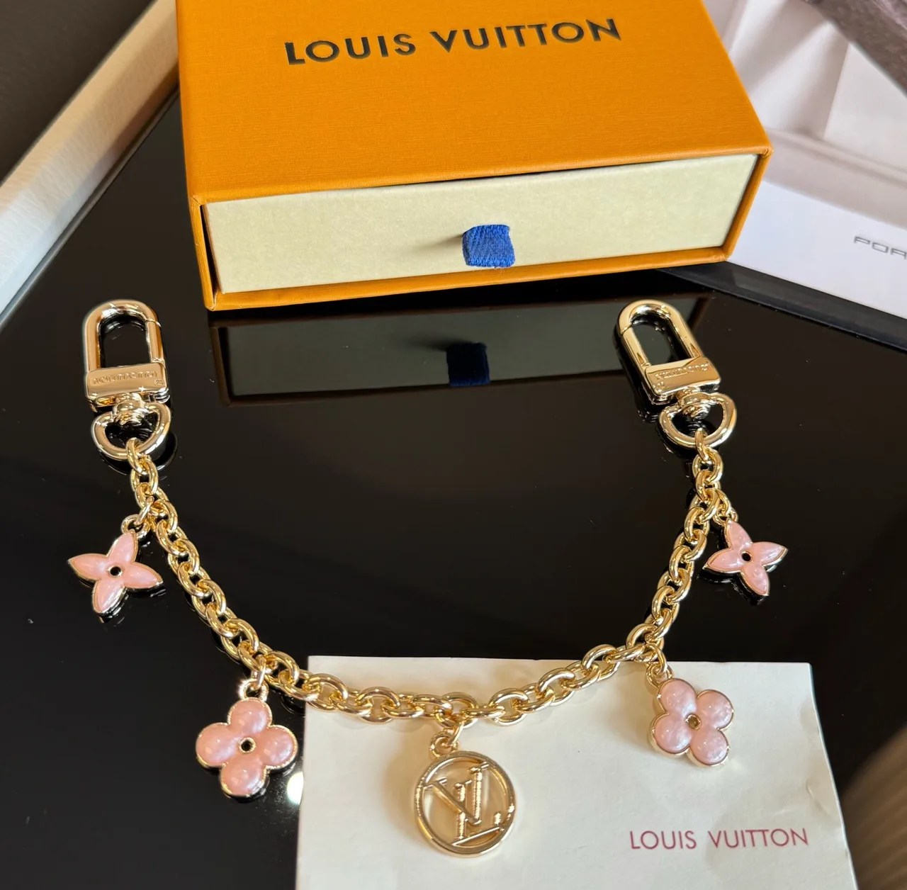 Louis Vuitton Glossy Flower Chain Bag Charm in Gold · view 6