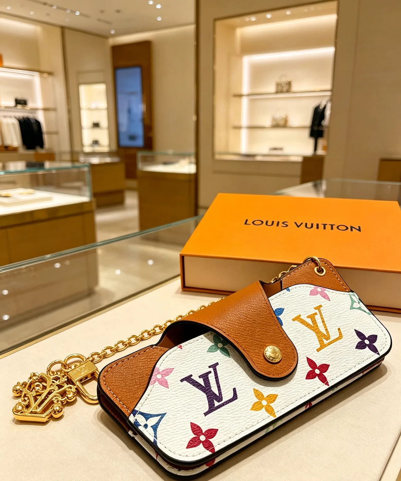 Louis Vuitton Mini Bag Charm in White · view 2