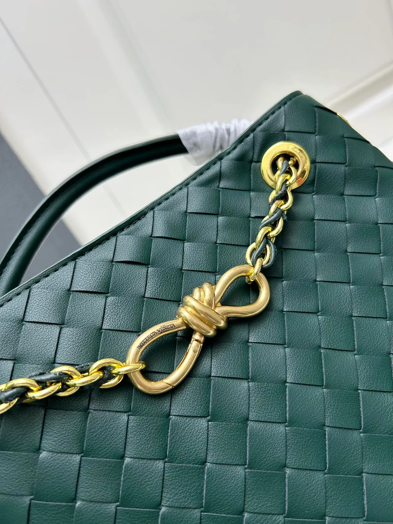 Bottega Veneta Woven Tote in Green · view 4
