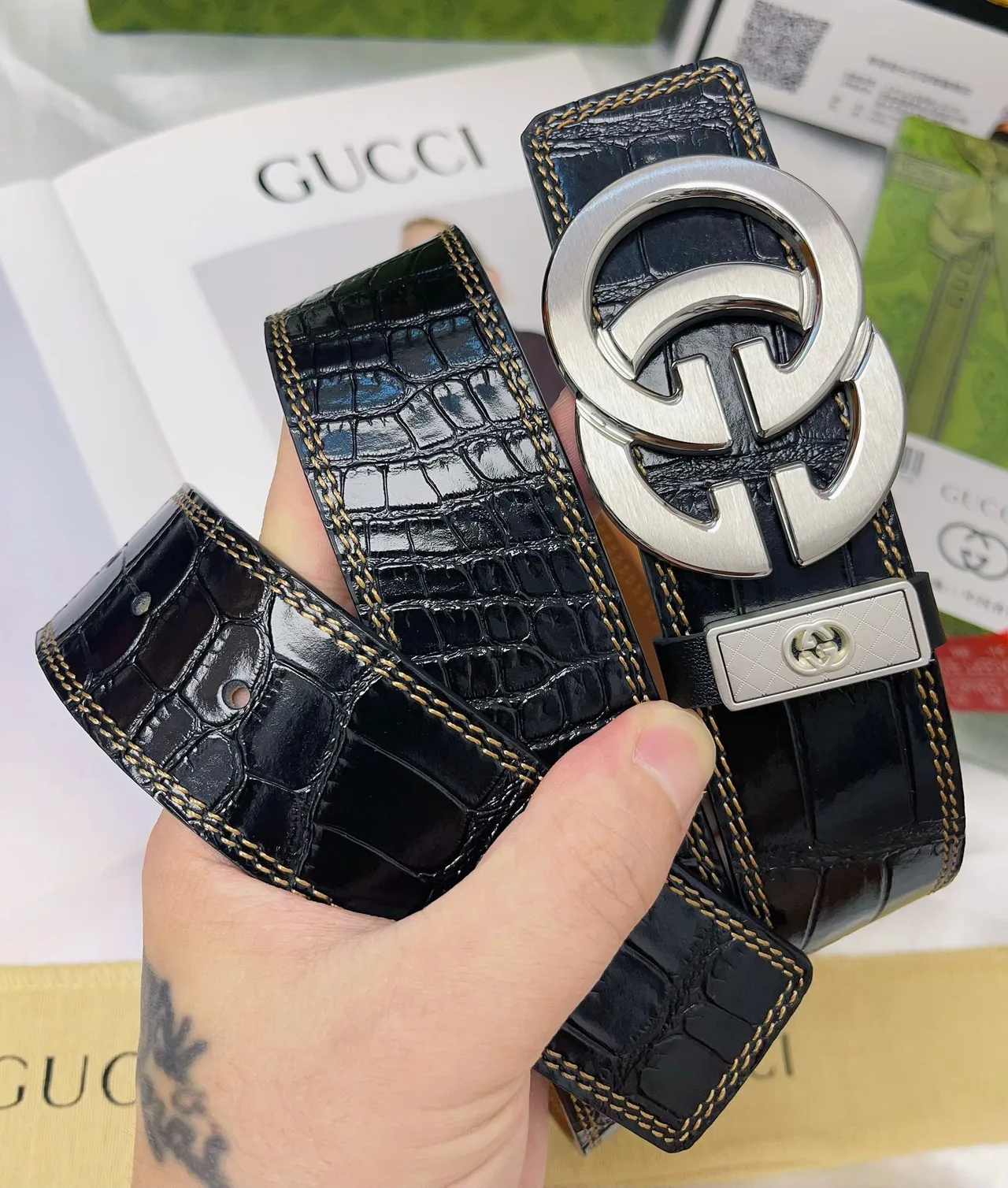 Gucci Cowhide Belt in Black · view 2