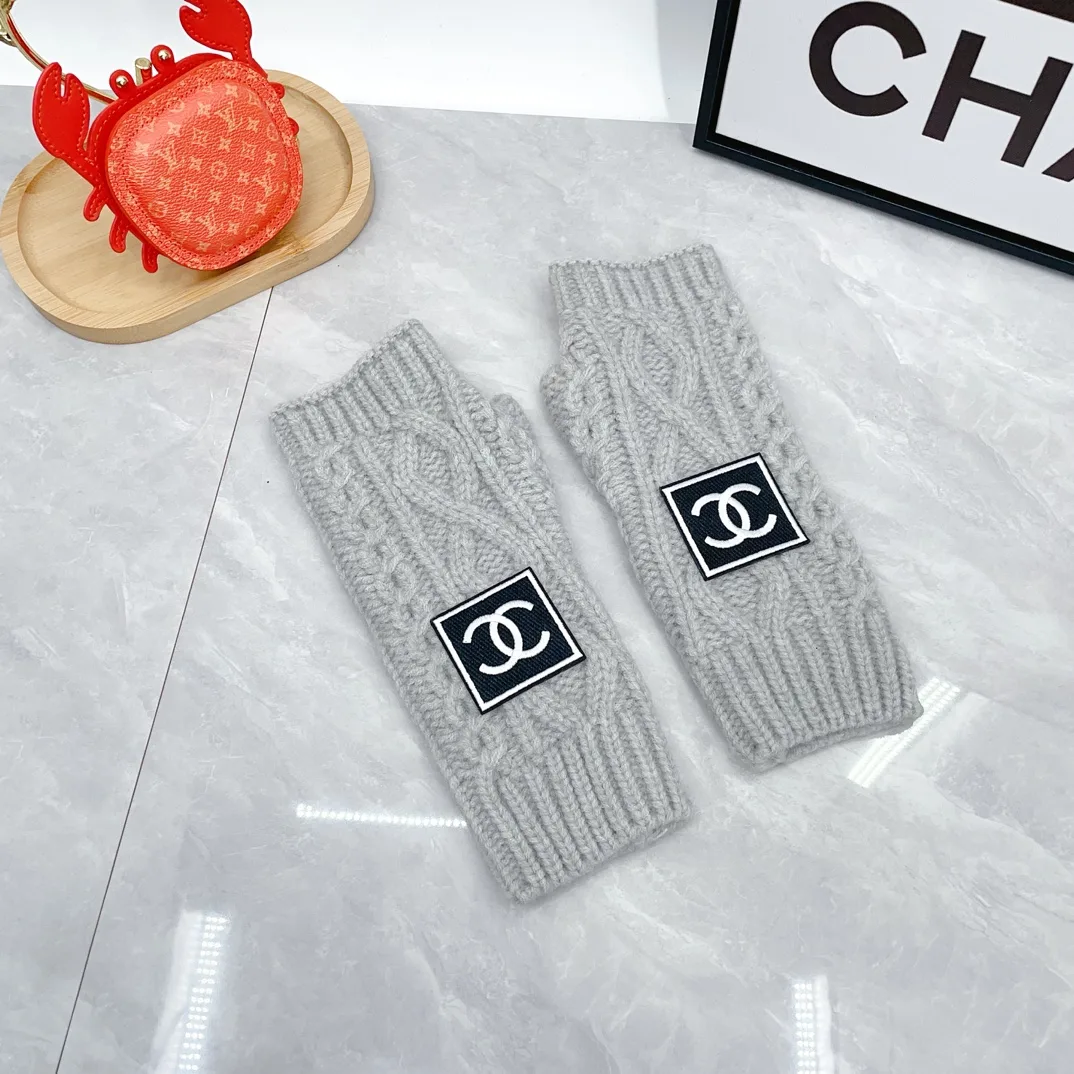 Chanel Wool Hat Scarf and Gloves Set in Grey · view 7