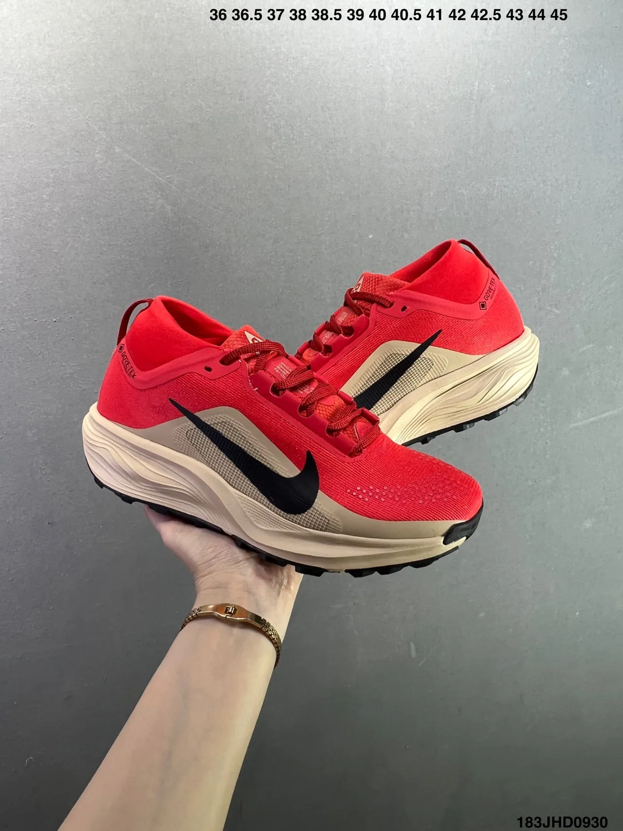 Nike Running sneakers in Grey & Red · view 7