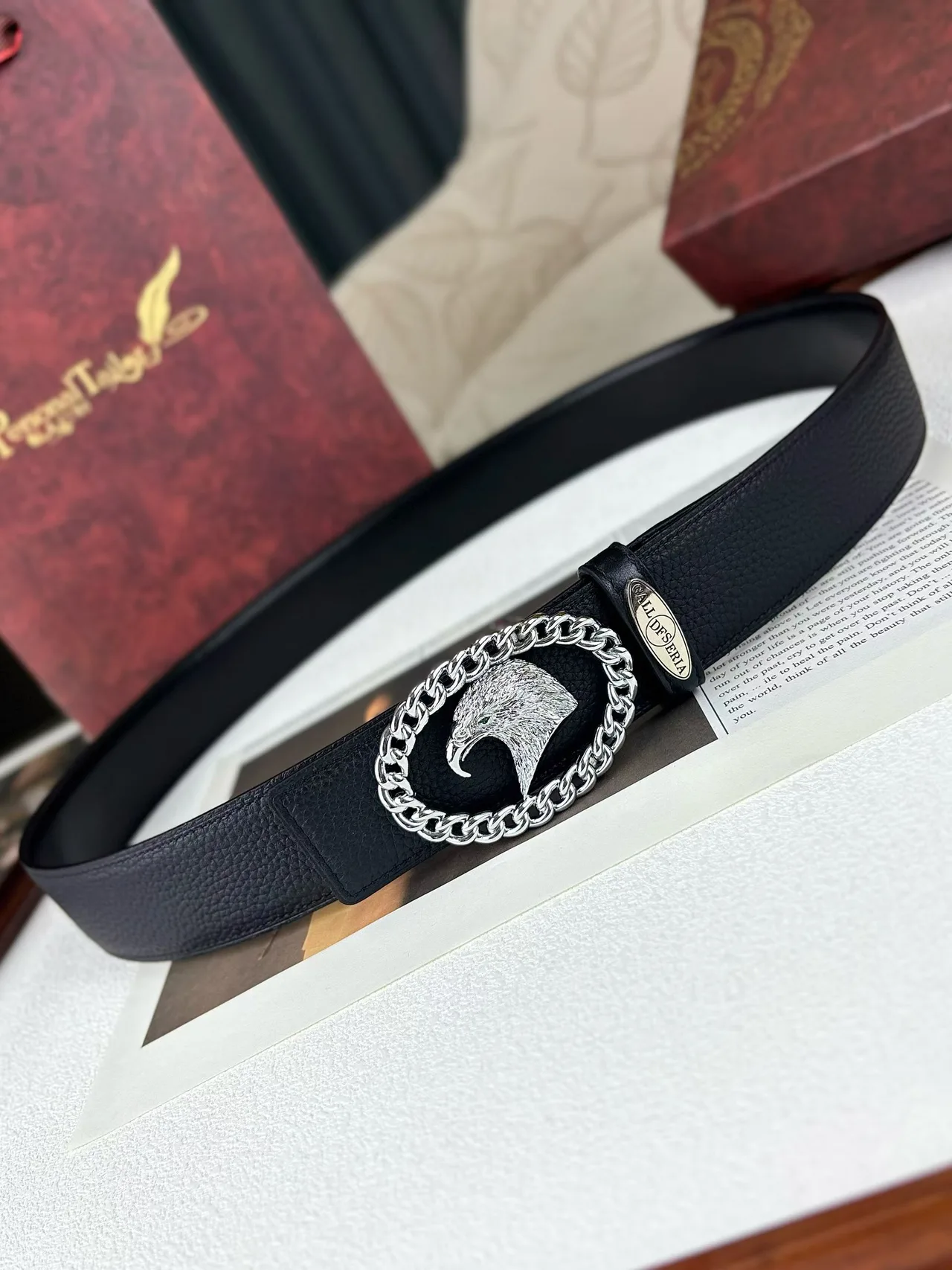 GALLDESERIA Eagle Buckle Belt in Black · view 4