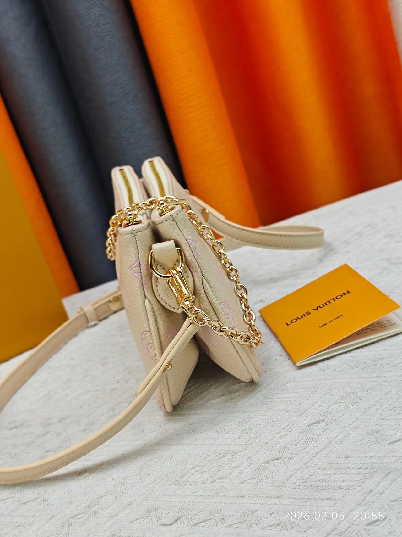 Louis Vuitton Denim Shoulder Bag in Beige · view 3