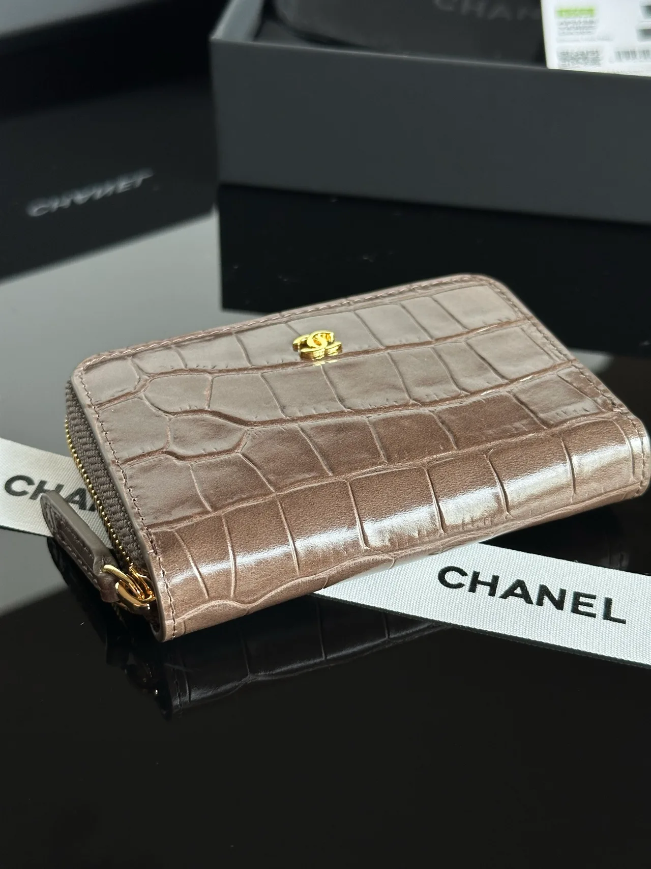 Chanel Smooth Wallet in Grey · view 6