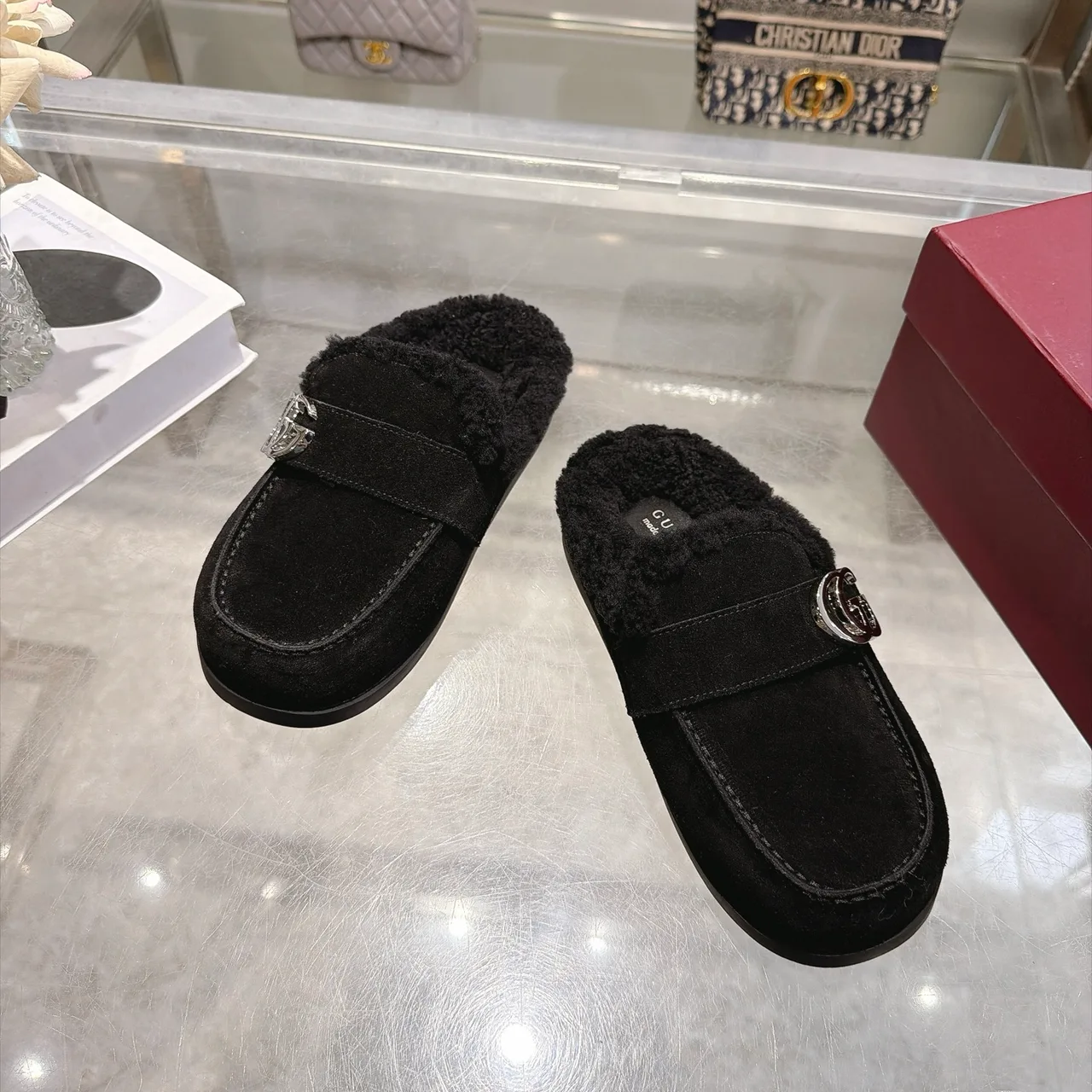 Gucci Cowhide Wool Suede-Look Slippers in Black · view 4