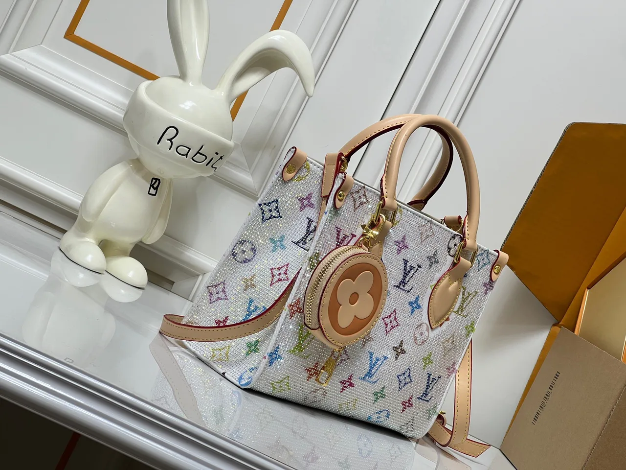 Louis Vuitton Leather OnTheGo Crossbody Bag in White · view 2