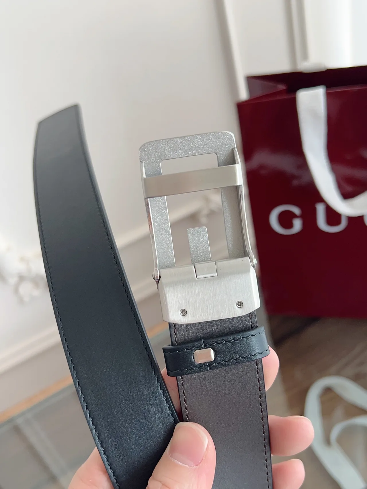 Gucci Cowhide Reversible Automatic Belt in Black · view 7