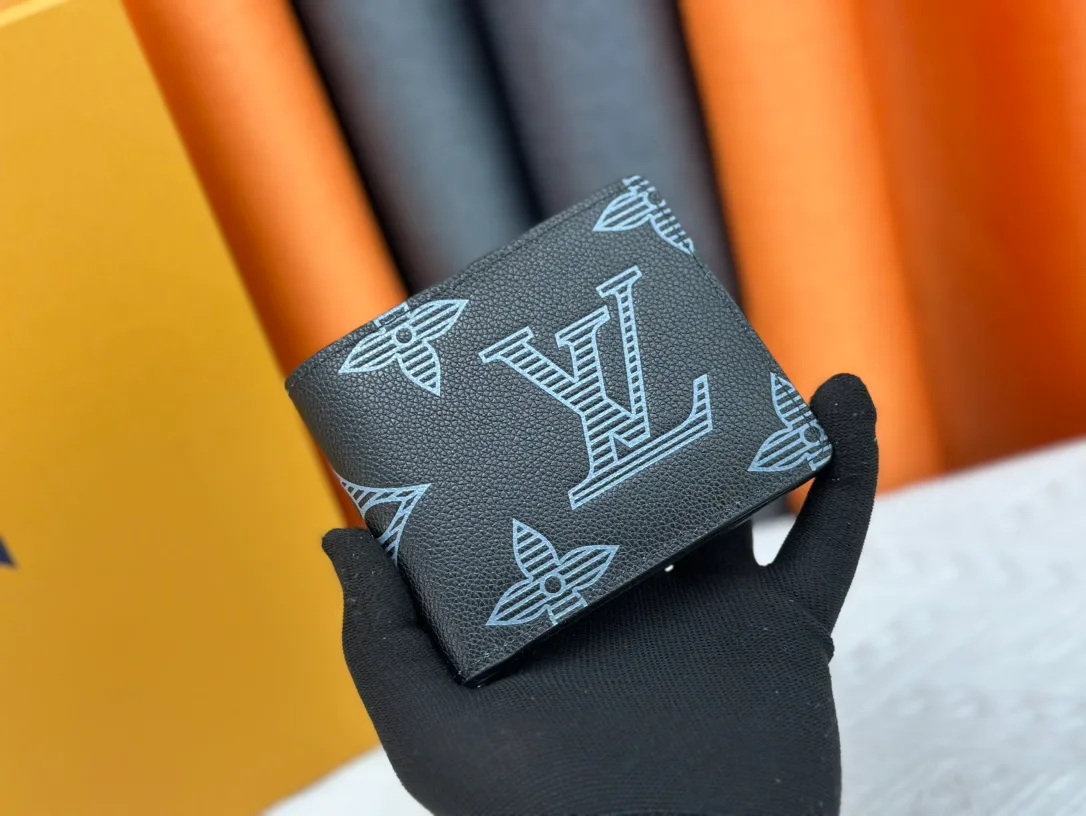 Louis Vuitton Leather Smooth Wallet in Grey · view 1