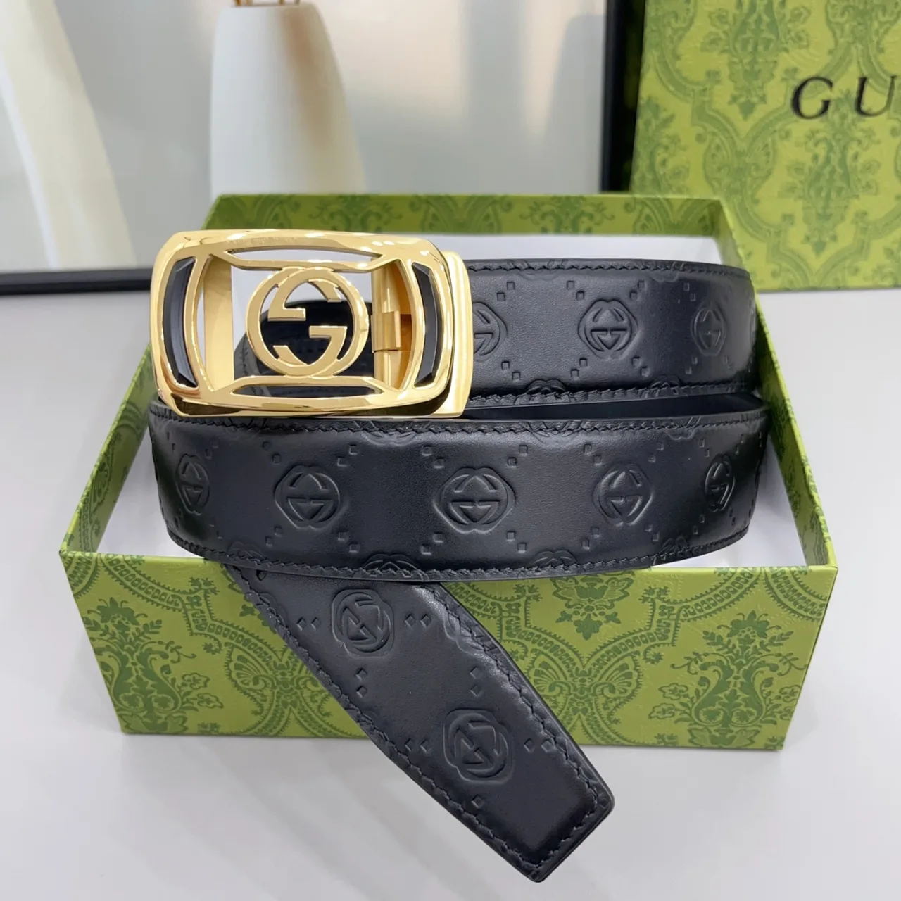 Gucci Glossy Belt in Black · view 3