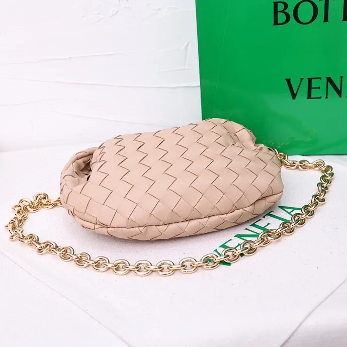Bottega Veneta Small Woven Hobo in Pink · view 4