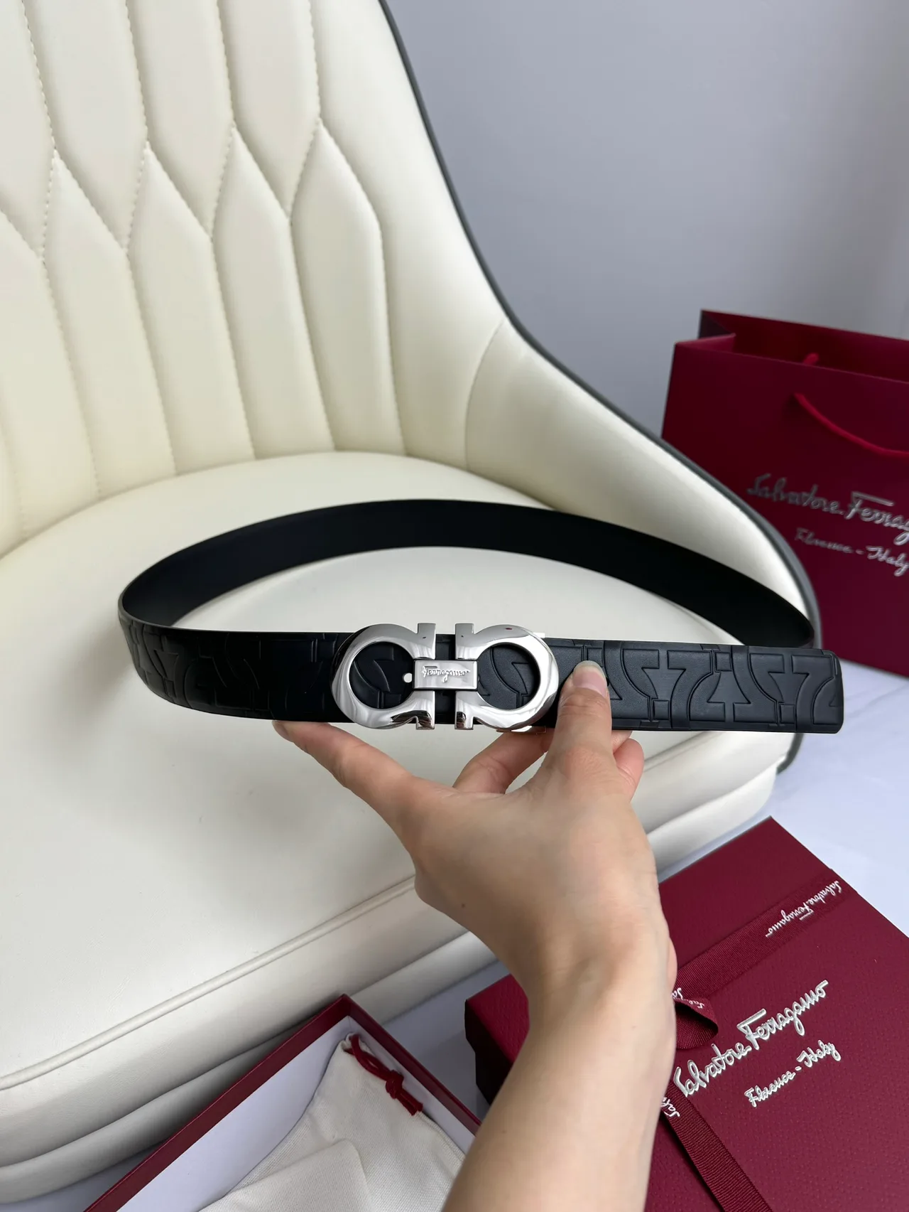 Ferragamo Cowhide Glossy Belt in Black · view 8