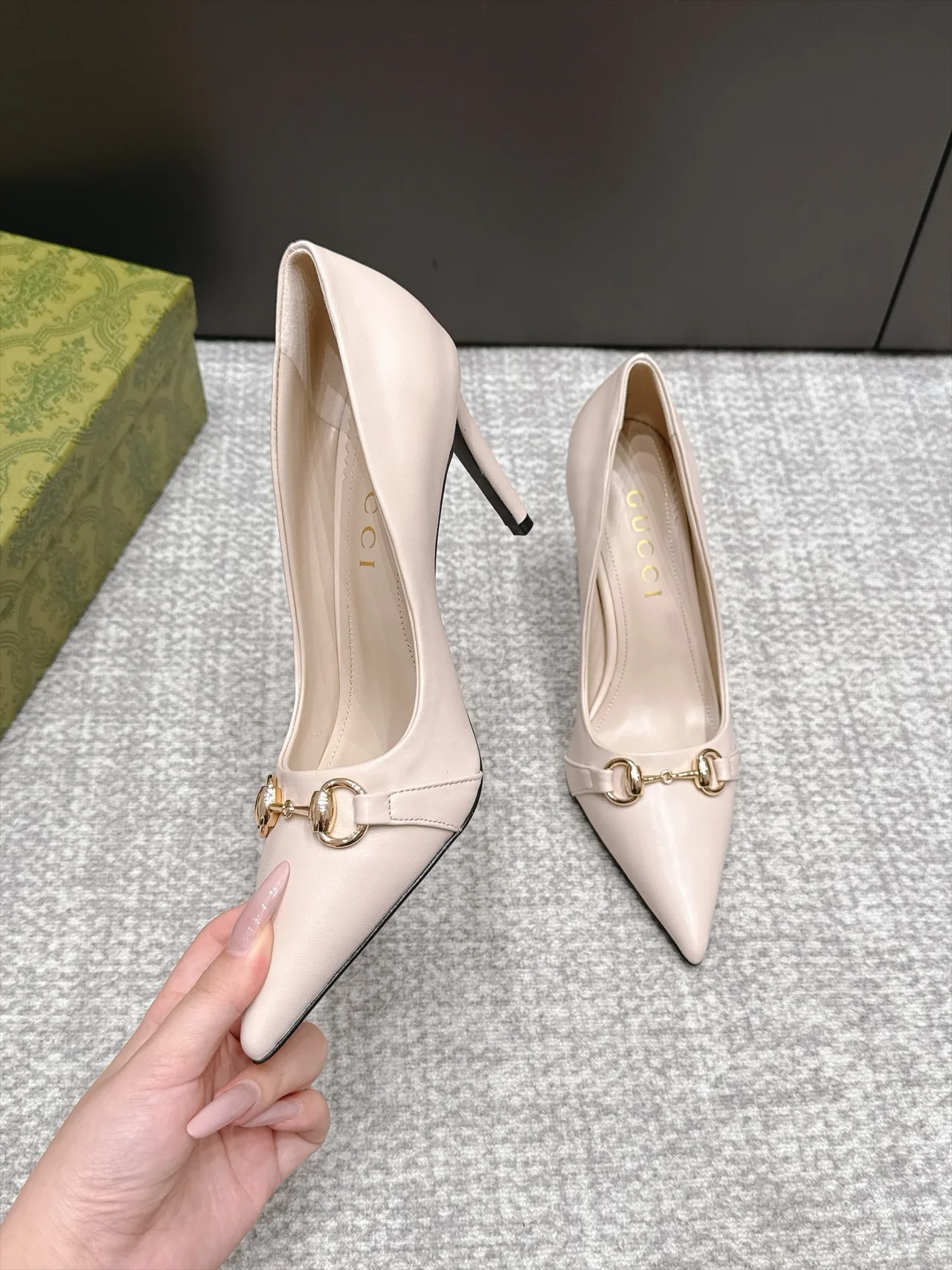 Gucci Sheepskin Horsebit Heel Pumps in Pink · view 4