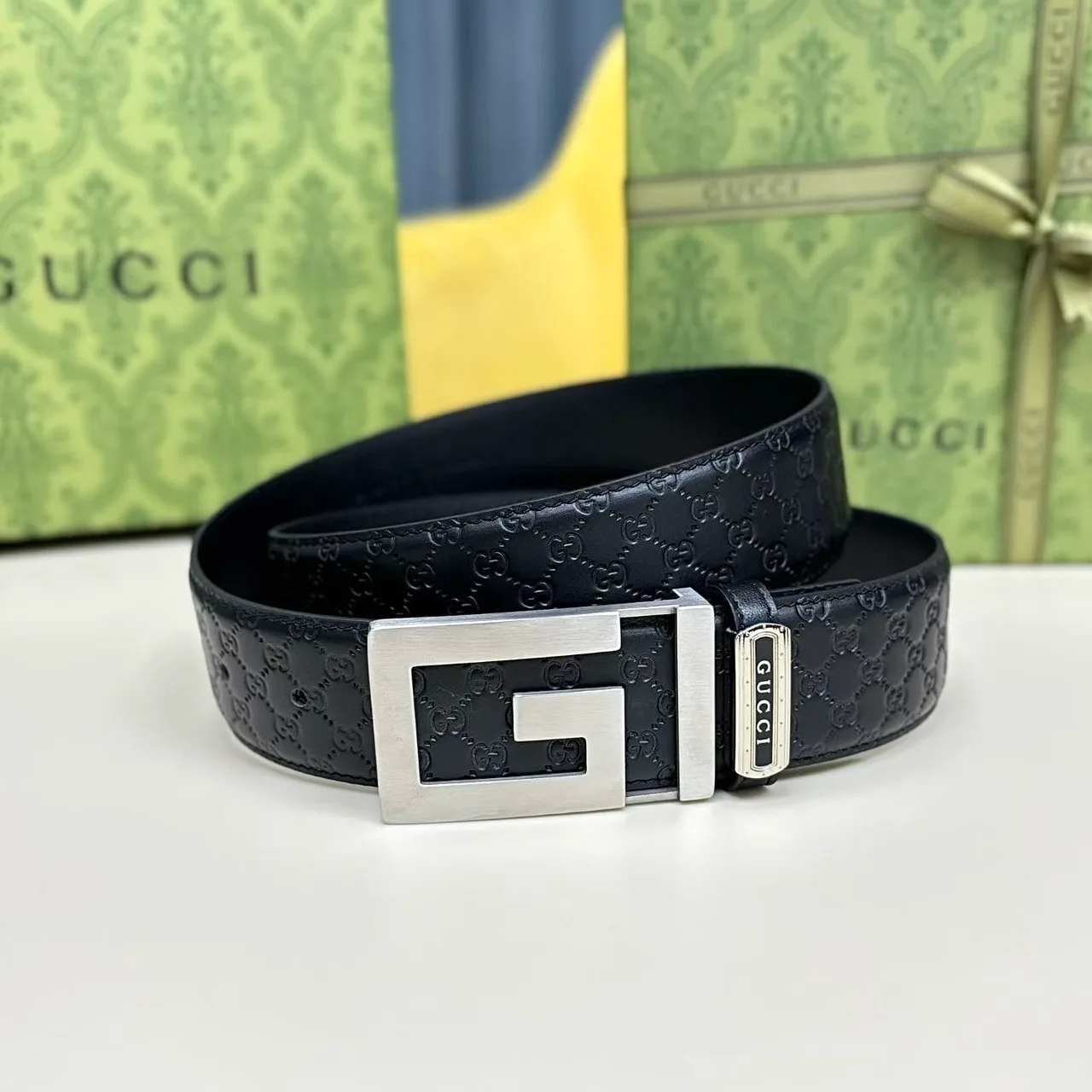 Gucci G Buckle Belt in Black · view 5