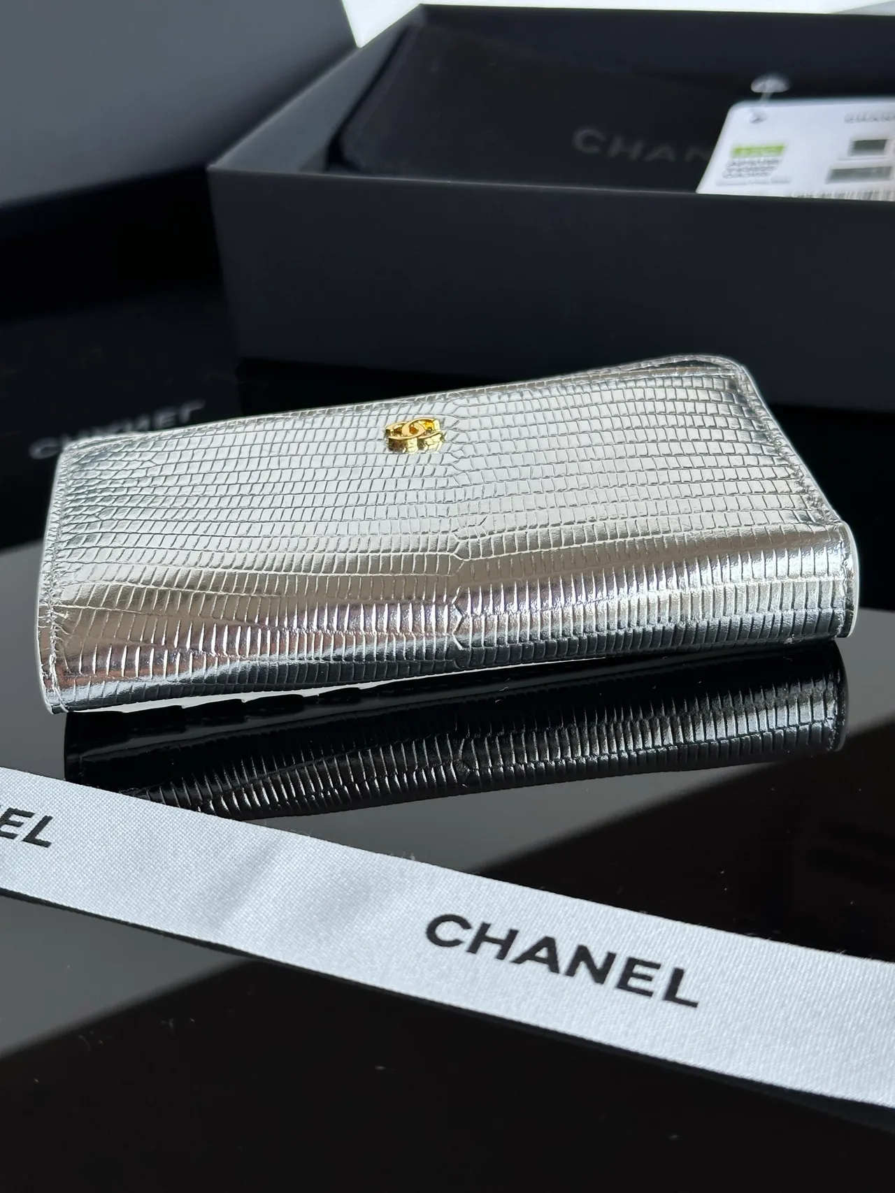 Chanel Smooth Wallet in Silver · view 4