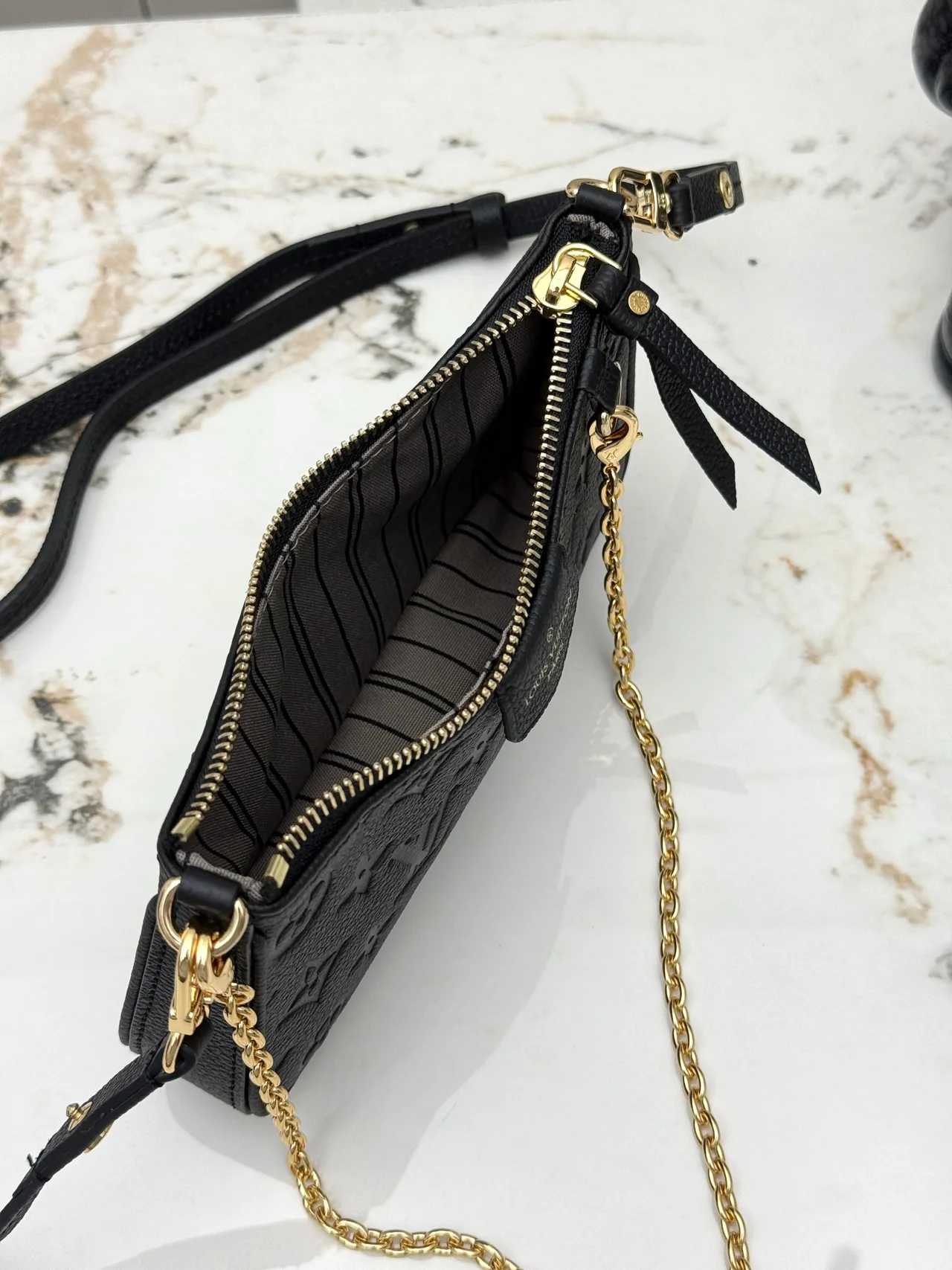 Louis Vuitton Leather Hobo Bag in Black · view 6