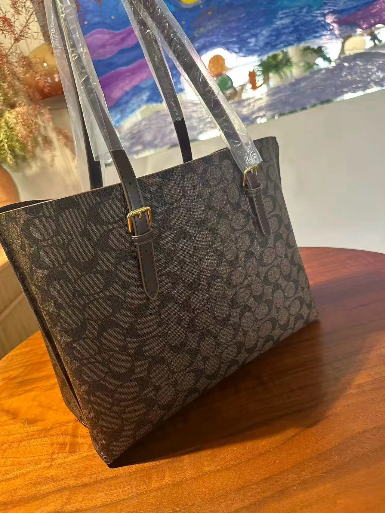 Coach Signature tote in Brown / Beige · view 7