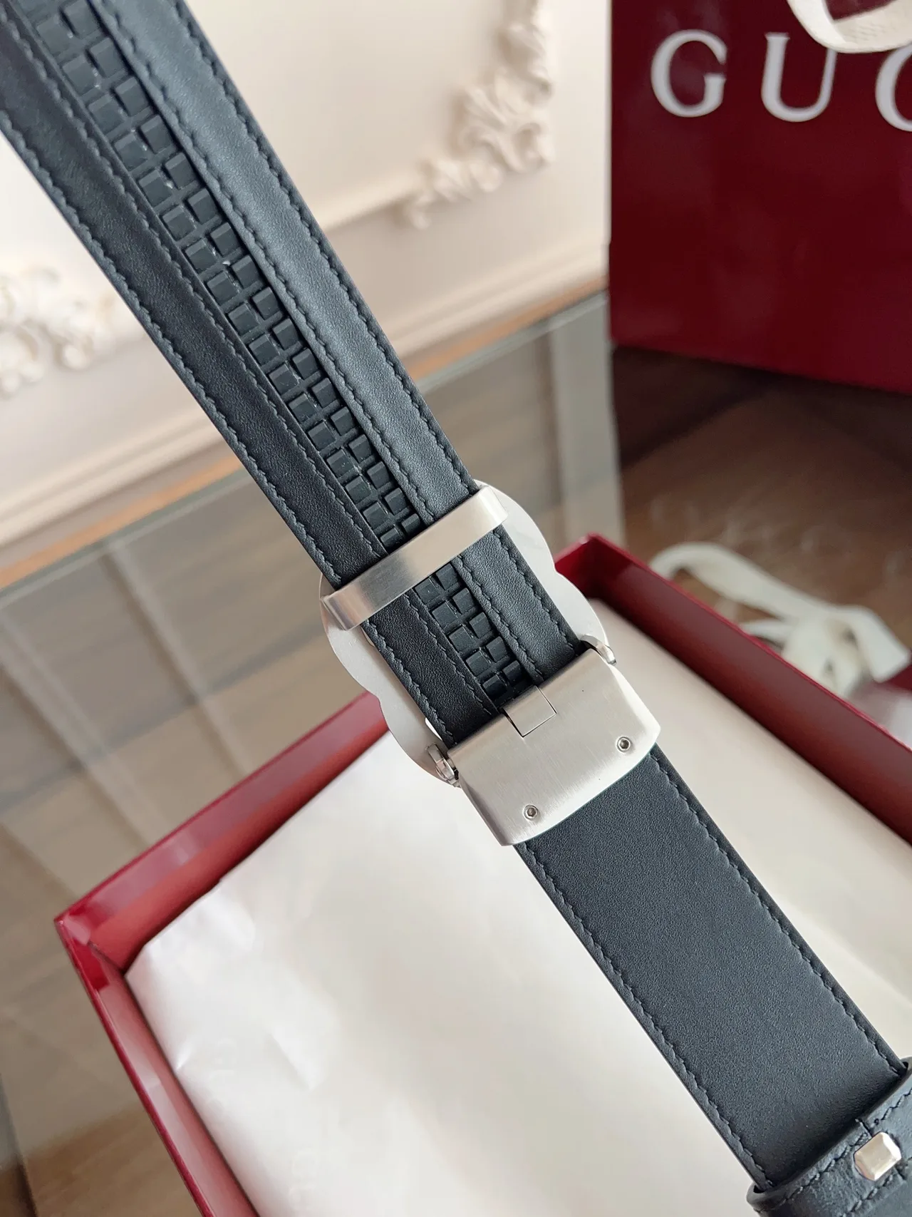 Gucci Cowhide Belt in Grey · view 7