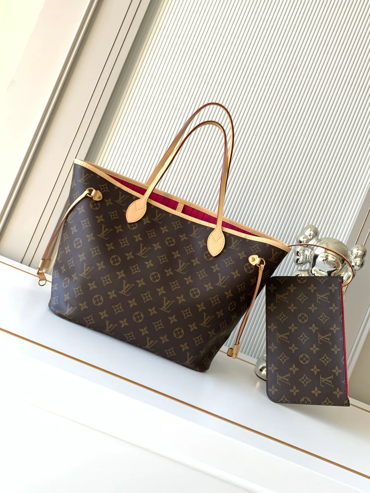 Louis Vuitton Neverfull Tote in Brown · view 3