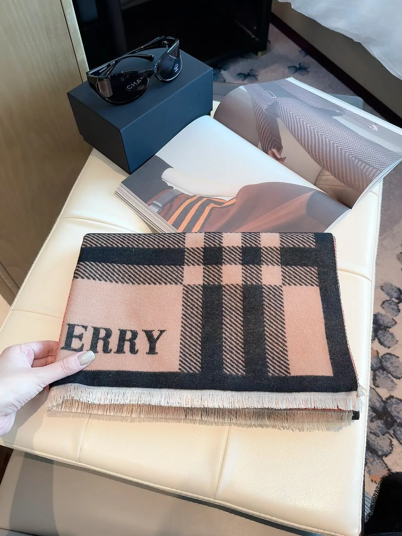 Burberry Reversible checked scarf in Brown & Black · view 6
