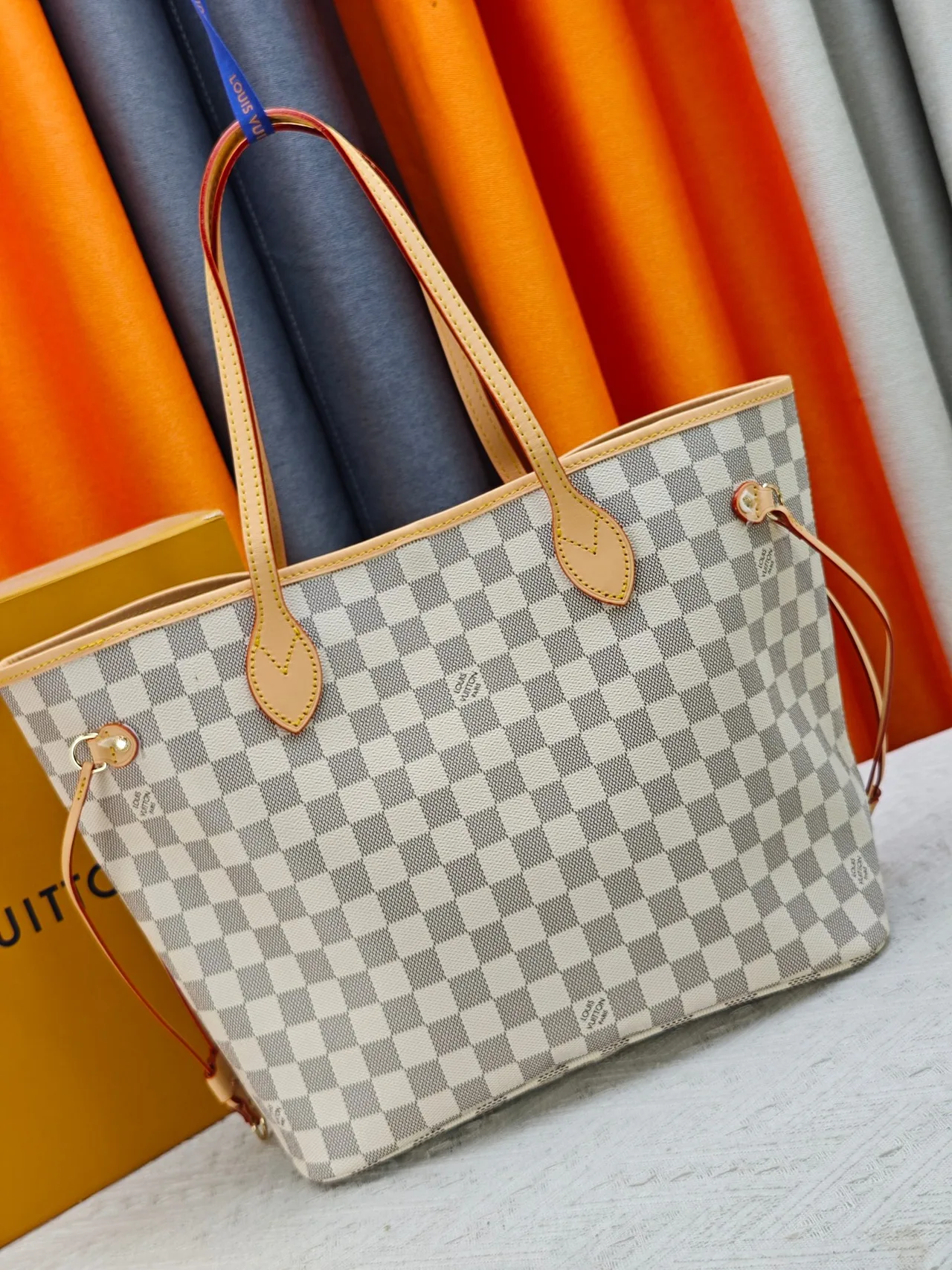 Louis Vuitton Neverfull Clutch in Grey · view 3