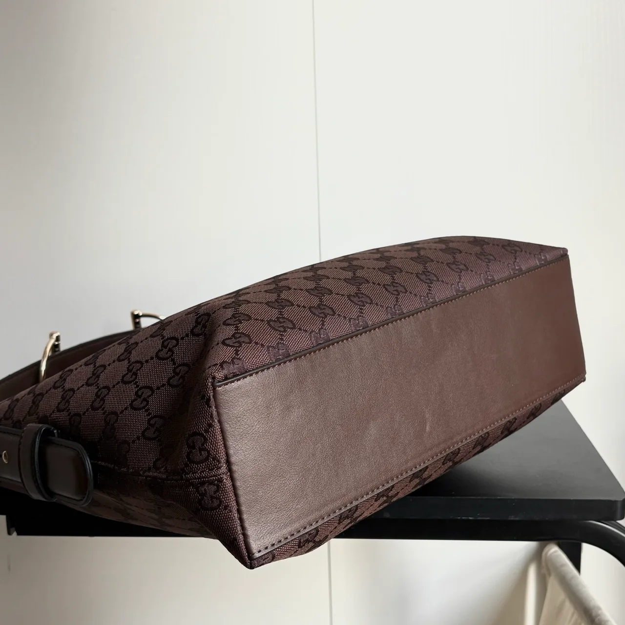Gucci GG Shoulder Bag in Brown · view 5