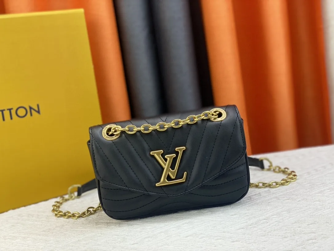 Louis Vuitton Cowhide New Wave Chain Shoulder Bag in Black · view 1